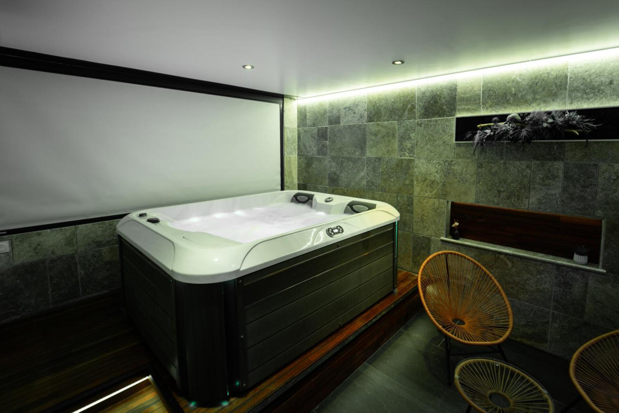 Loft 150 M2 Jacuzzi, Sauna Et Massage Бланяк Екстериор снимка