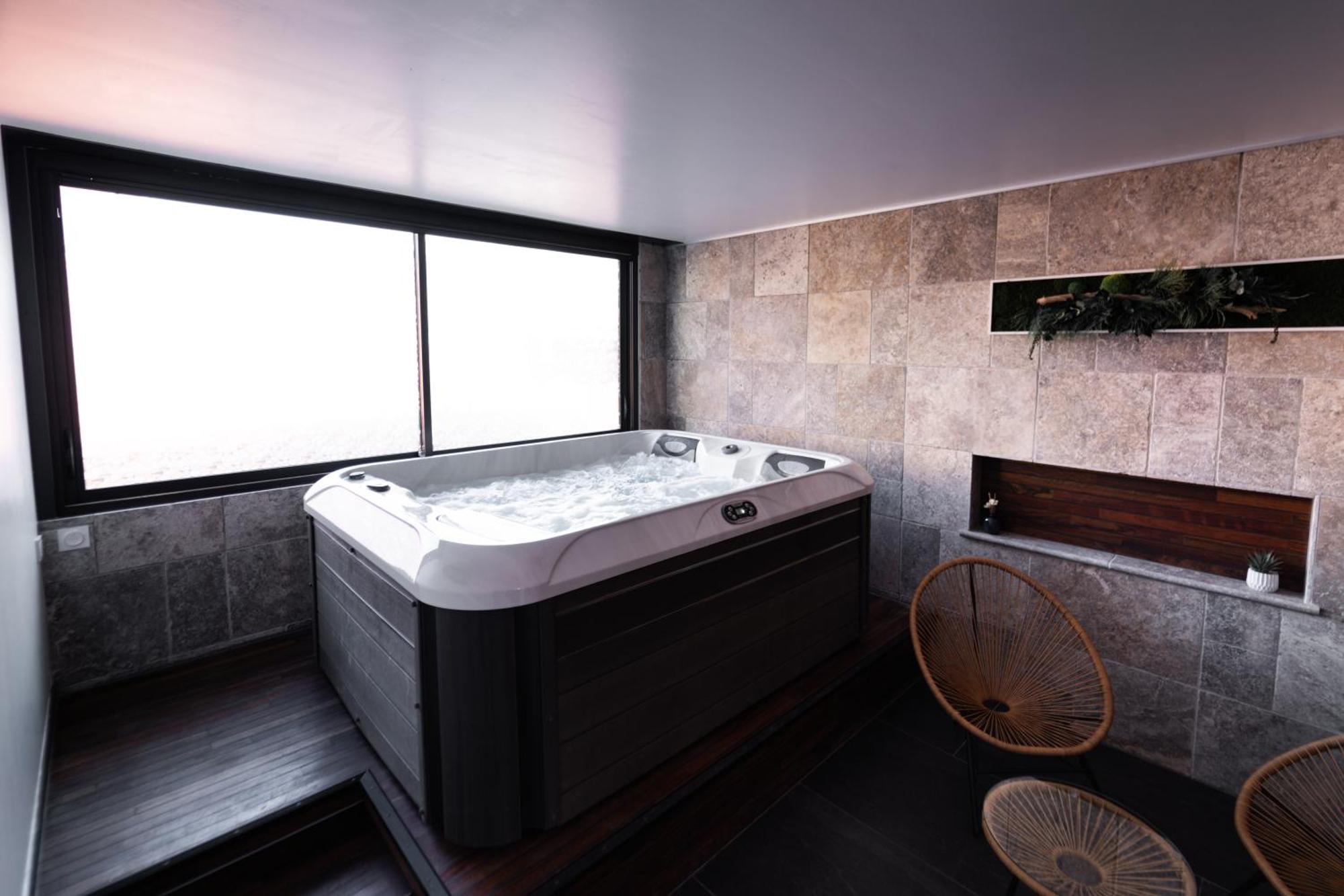 Loft 150 M2 Jacuzzi, Sauna Et Massage Бланяк Екстериор снимка